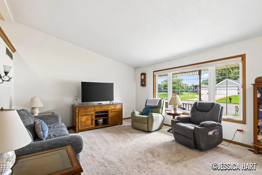 1675 Bramblewood Drive Dorr, MI 49323