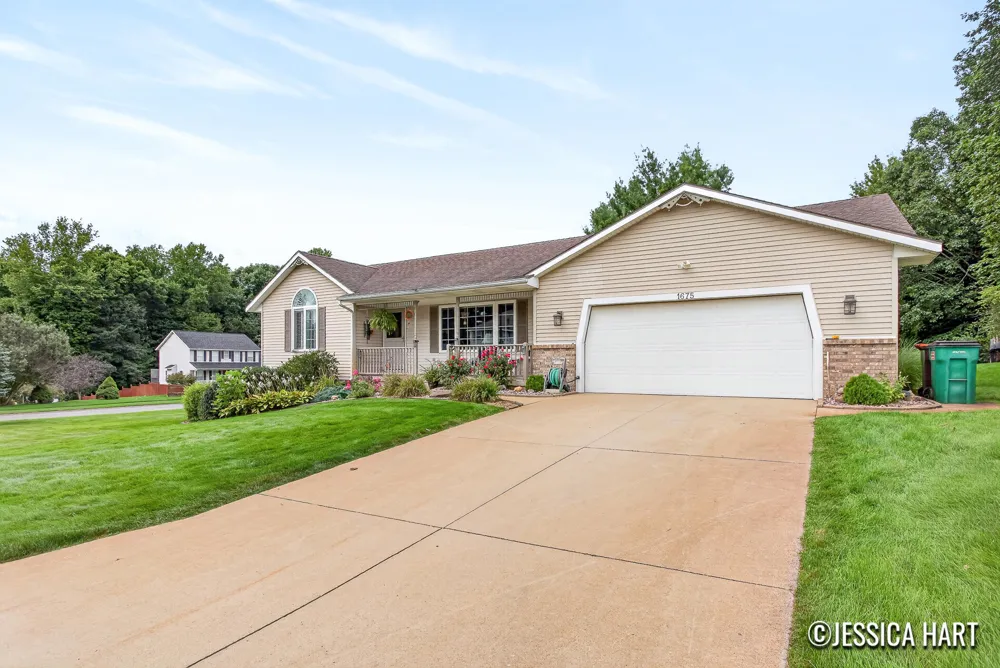 1675 Bramblewood Drive Dorr, MI 49323