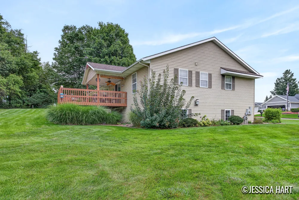 1675 Bramblewood Drive Dorr, MI 49323