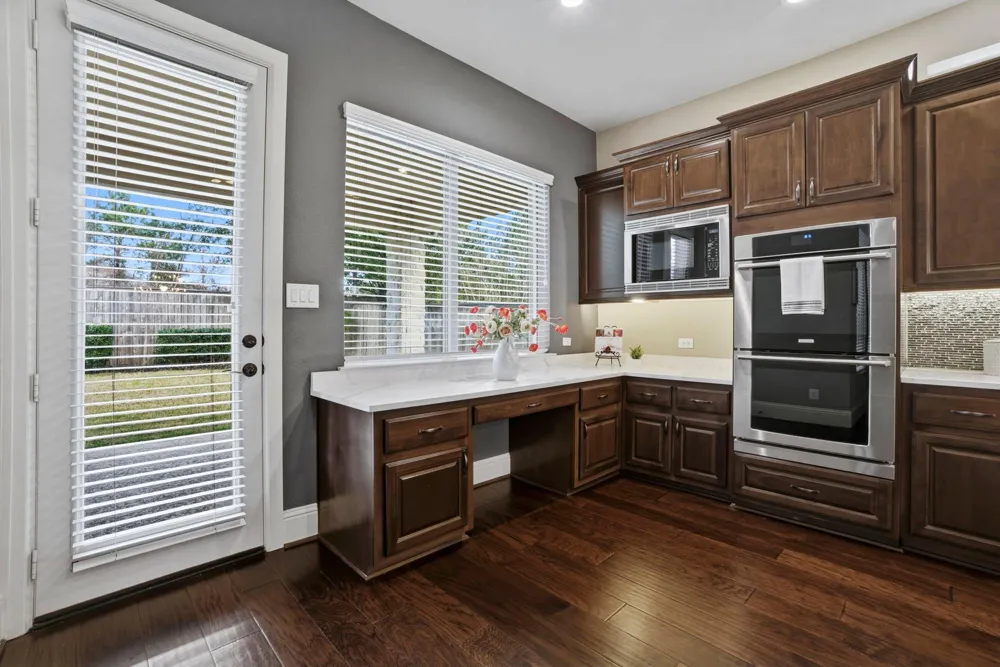 75 W Sawyer Ridge Drive The Woodlands, TX 77389