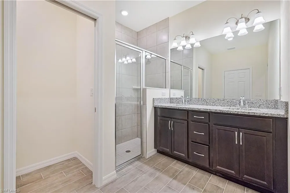 2832 NW 21st Place Cape Coral, FL 33993