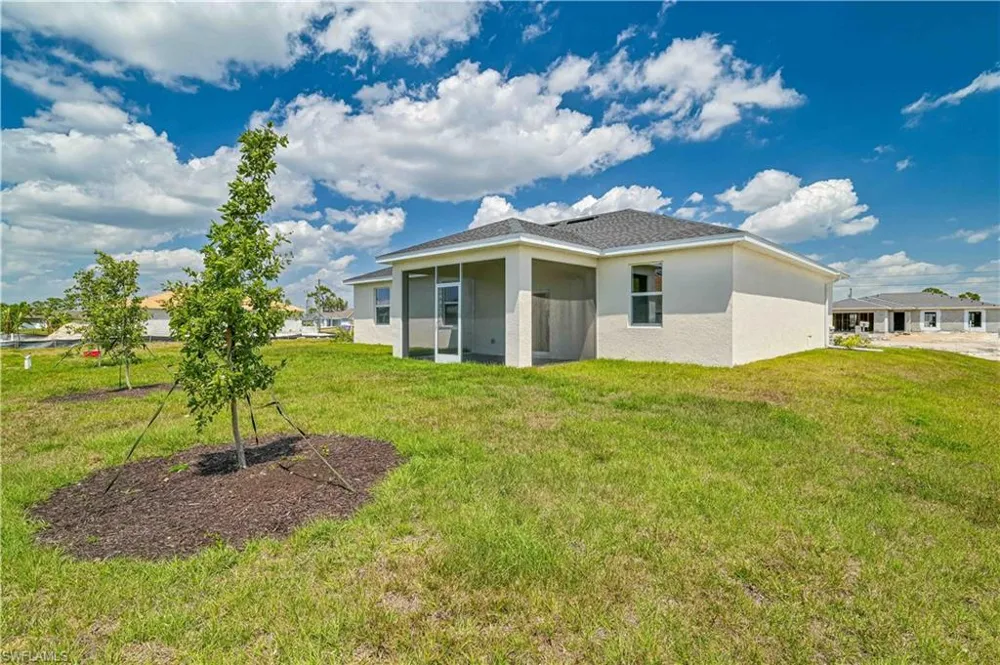 2832 NW 21st Place Cape Coral, FL 33993