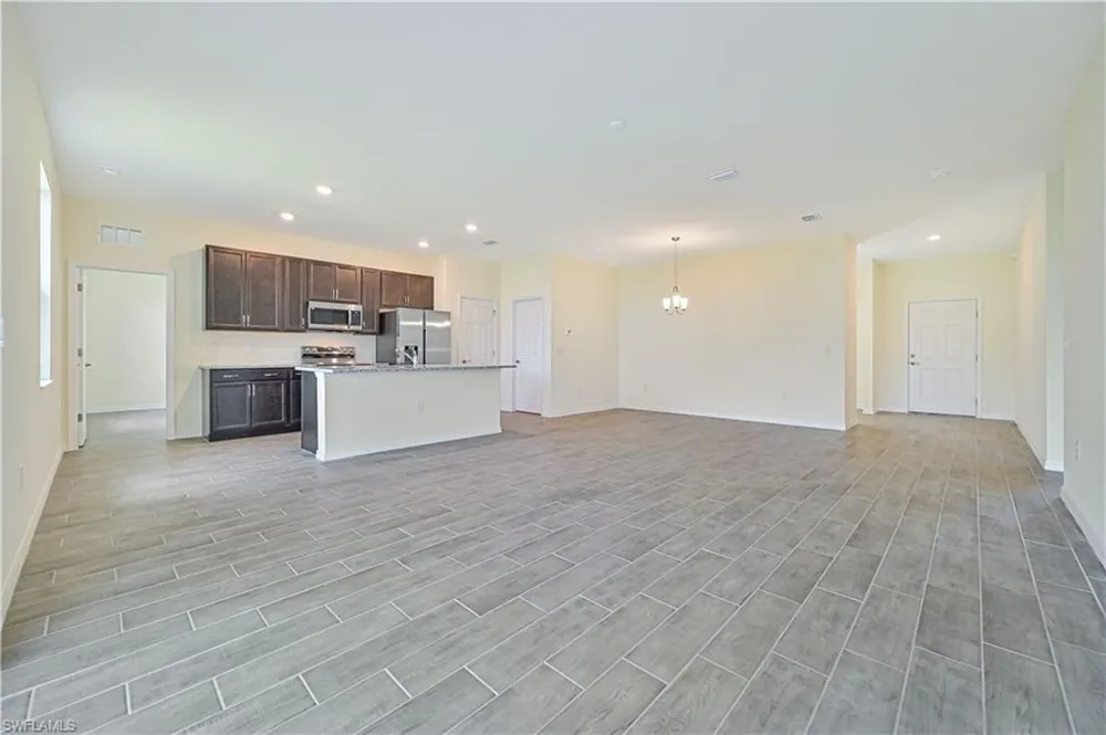 2832 NW 21st Place Cape Coral, FL 33993