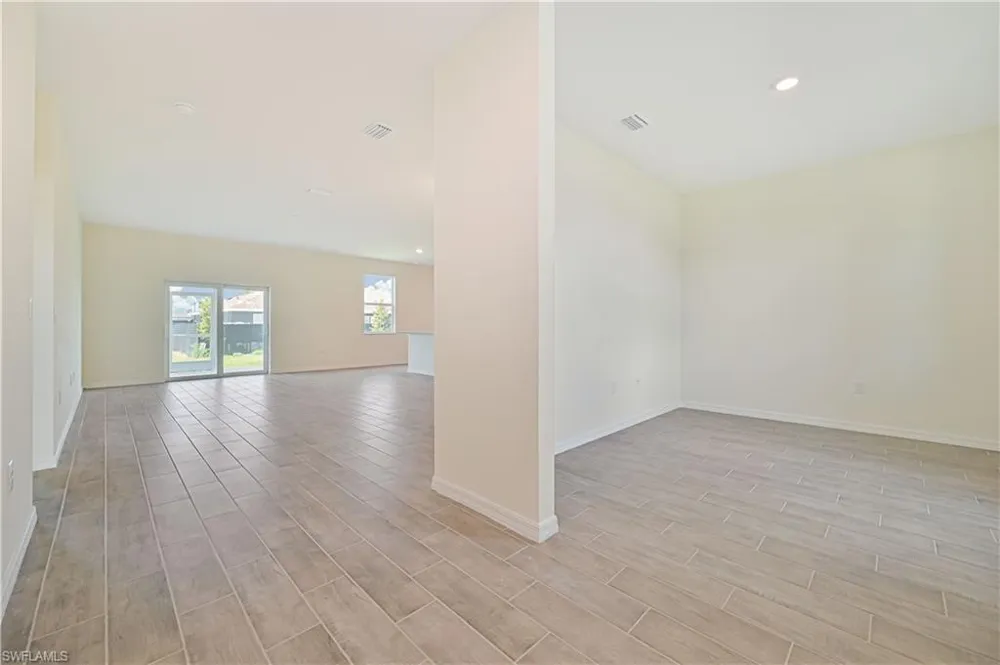 2832 NW 21st Place Cape Coral, FL 33993