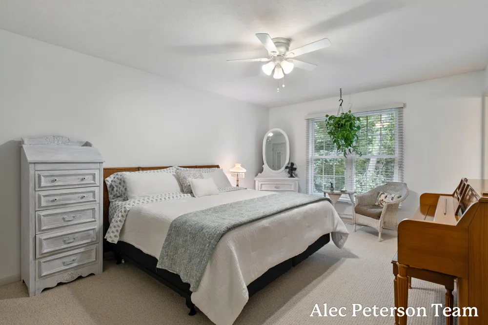 1544 Beechtree Commons Grand Haven City, MI 49417