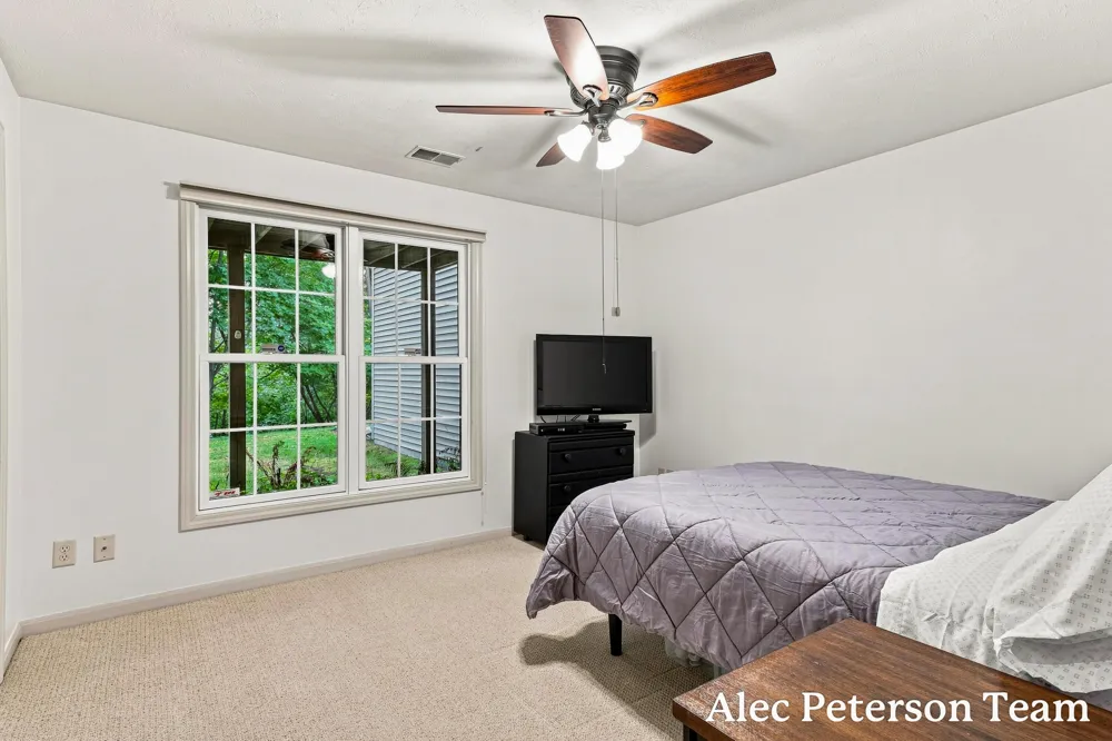 1544 Beechtree Commons Grand Haven City, MI 49417