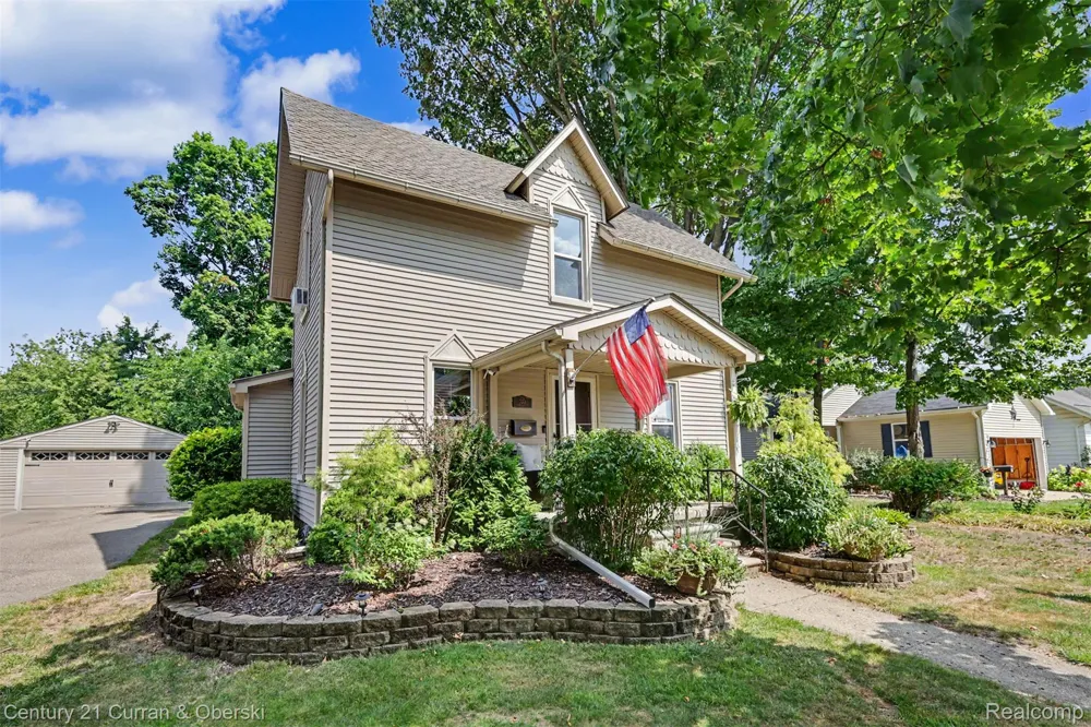 323 E Liberty Street South Lyon City, MI 48178
