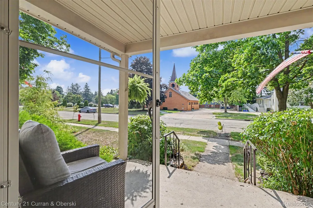 323 E Liberty Street South Lyon City, MI 48178