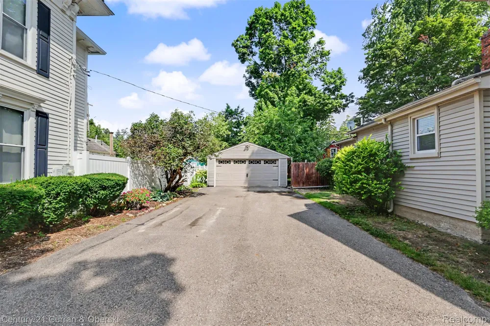 323 E Liberty Street South Lyon City, MI 48178