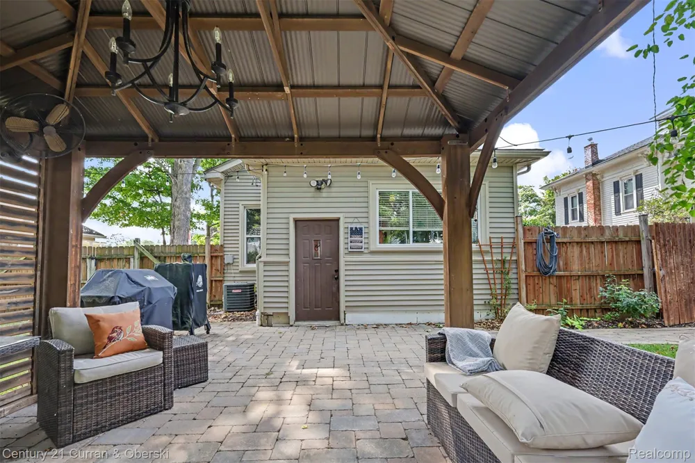 323 E Liberty Street South Lyon City, MI 48178