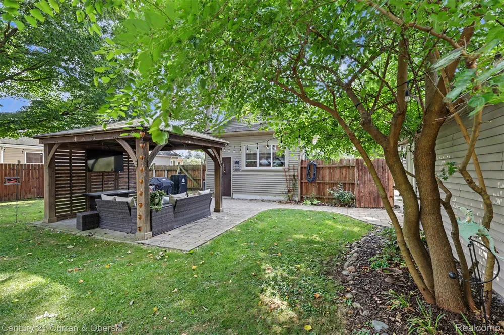 323 E Liberty Street South Lyon City, MI 48178