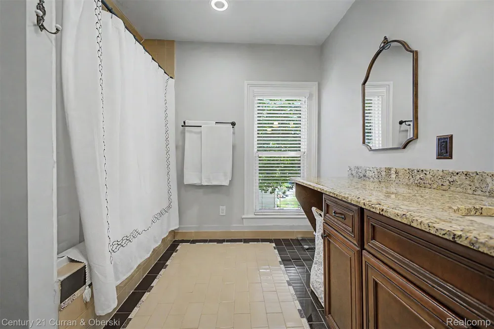 323 E Liberty Street South Lyon City, MI 48178