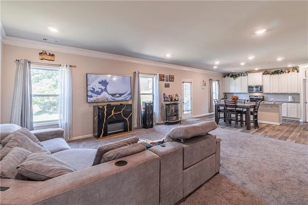 103 Creekside Bluff Way Auburn, GA 30011