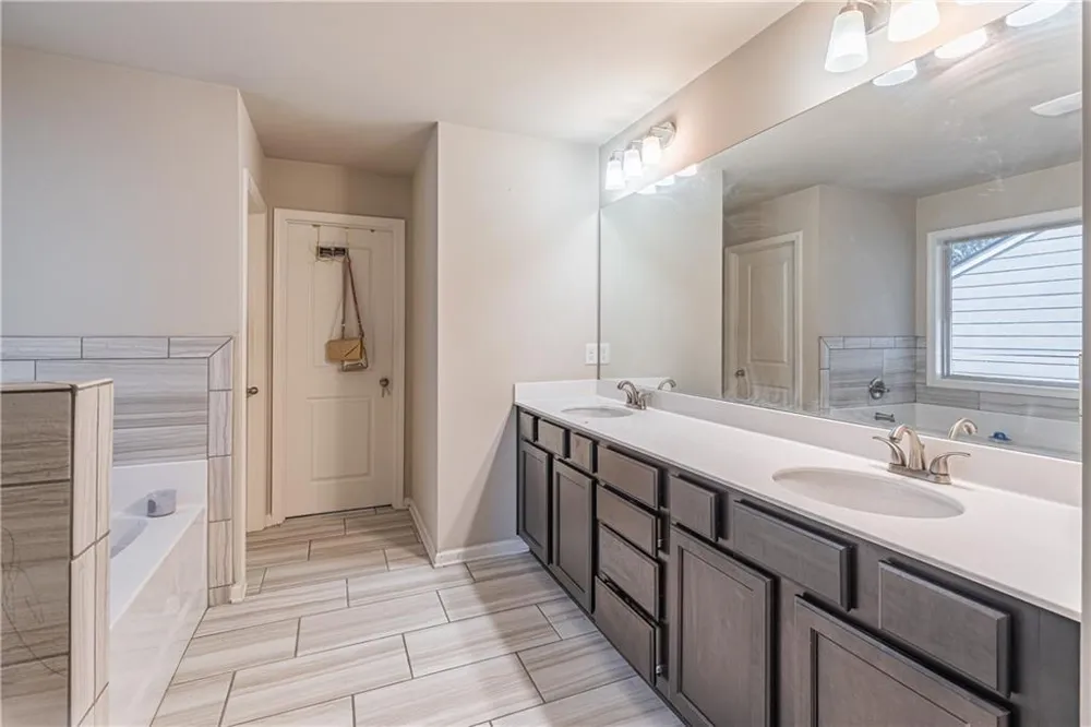 103 Creekside Bluff Way Auburn, GA 30011