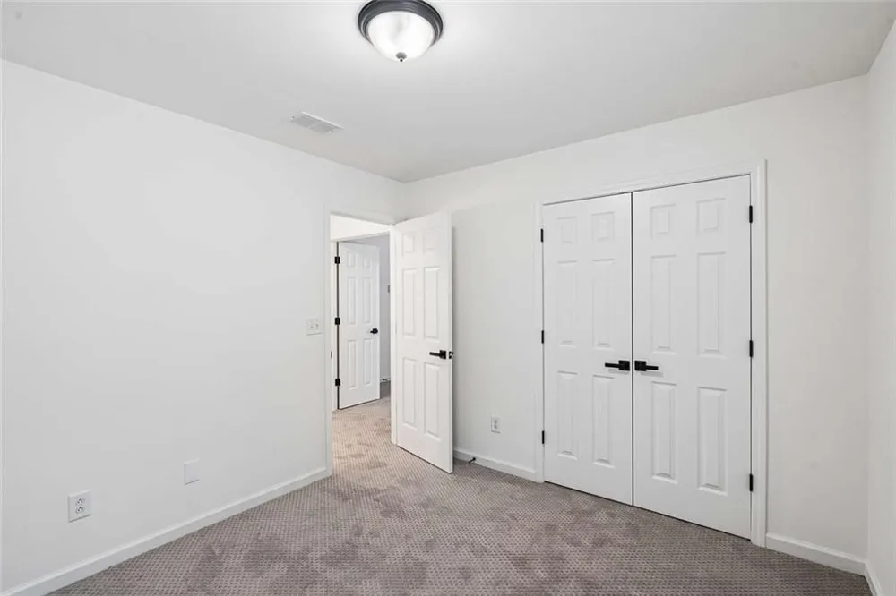 941 Bendleton Drive Woodstock, GA 30188