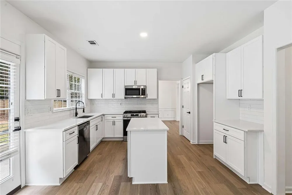 941 Bendleton Drive Woodstock, GA 30188