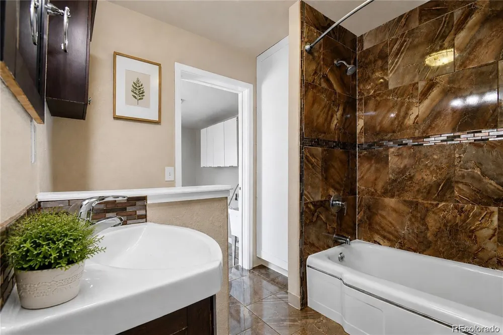 24 E 5th Avenue Longmont, CO 80504