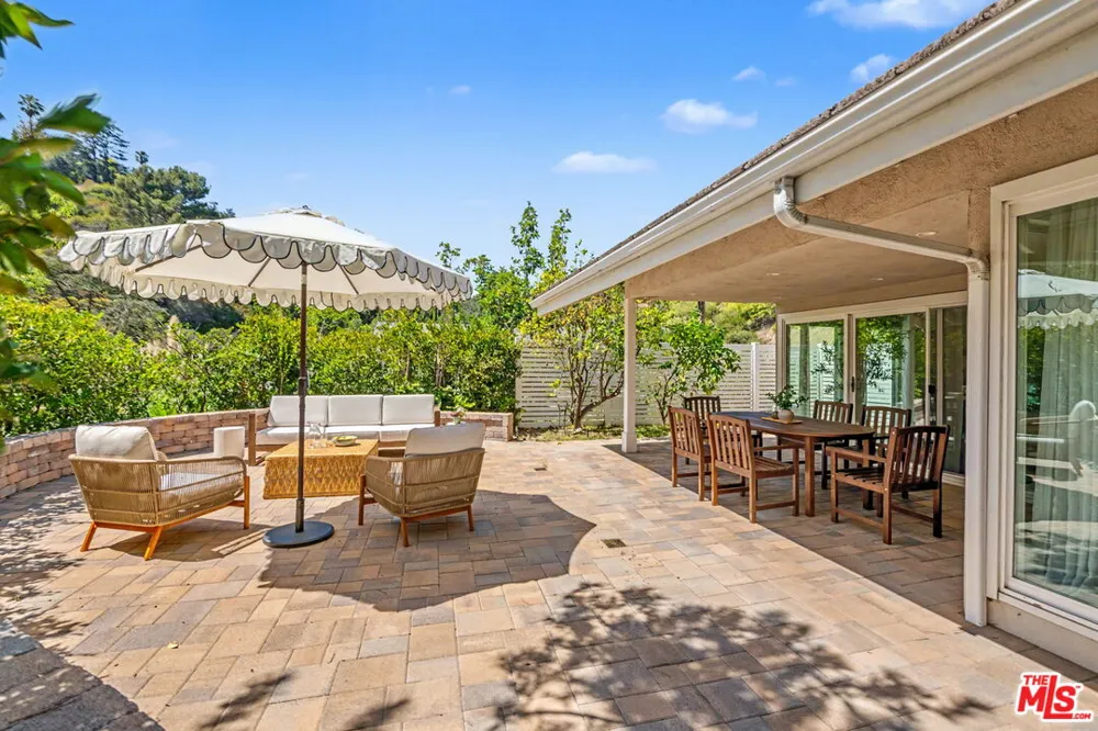 7554 Devista Drive Los Angeles, CA 90046