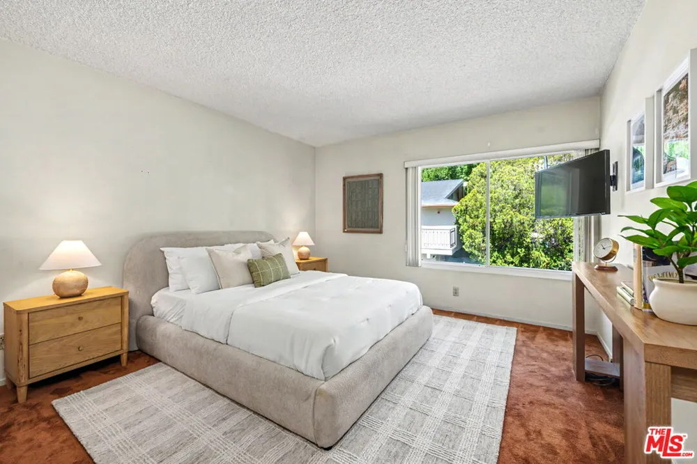 7554 Devista Drive Los Angeles, CA 90046