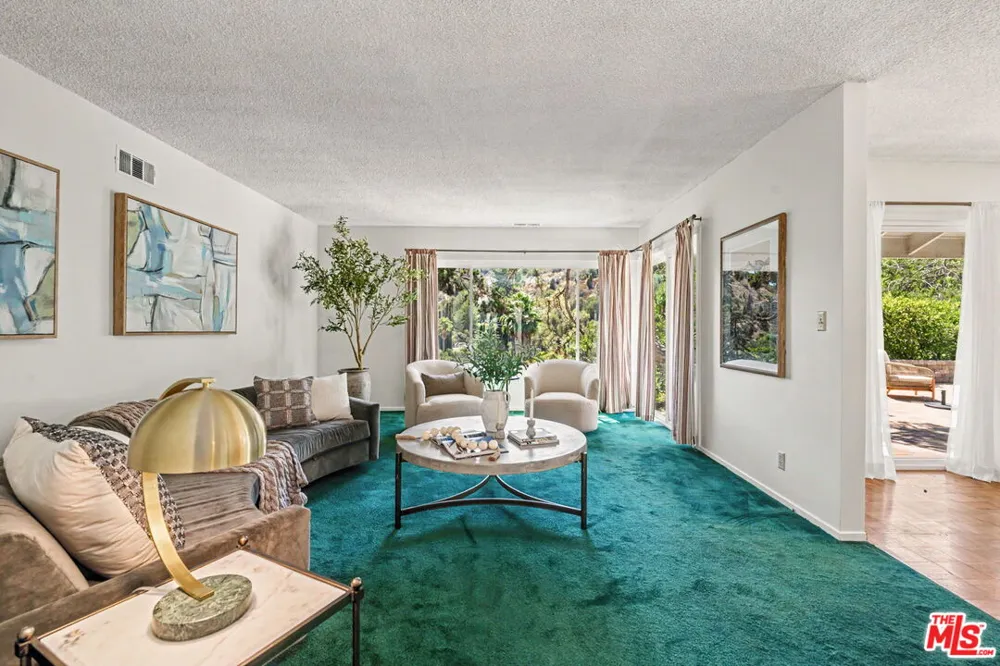 7554 Devista Drive Los Angeles, CA 90046