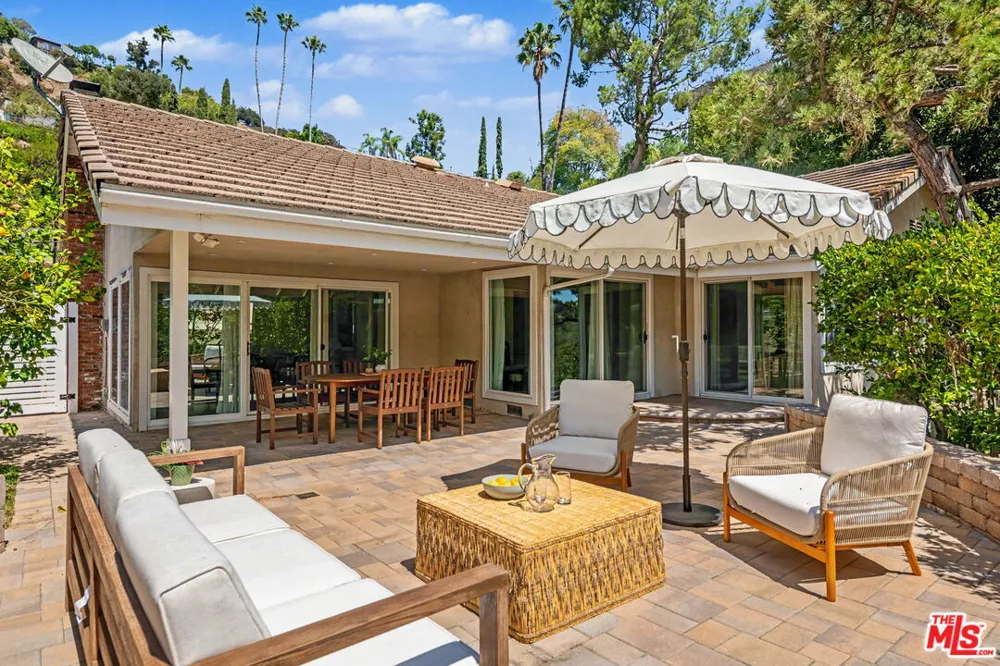 7554 Devista Drive Los Angeles, CA 90046