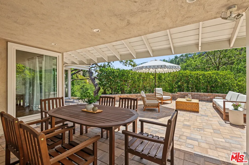 7554 Devista Drive Los Angeles, CA 90046