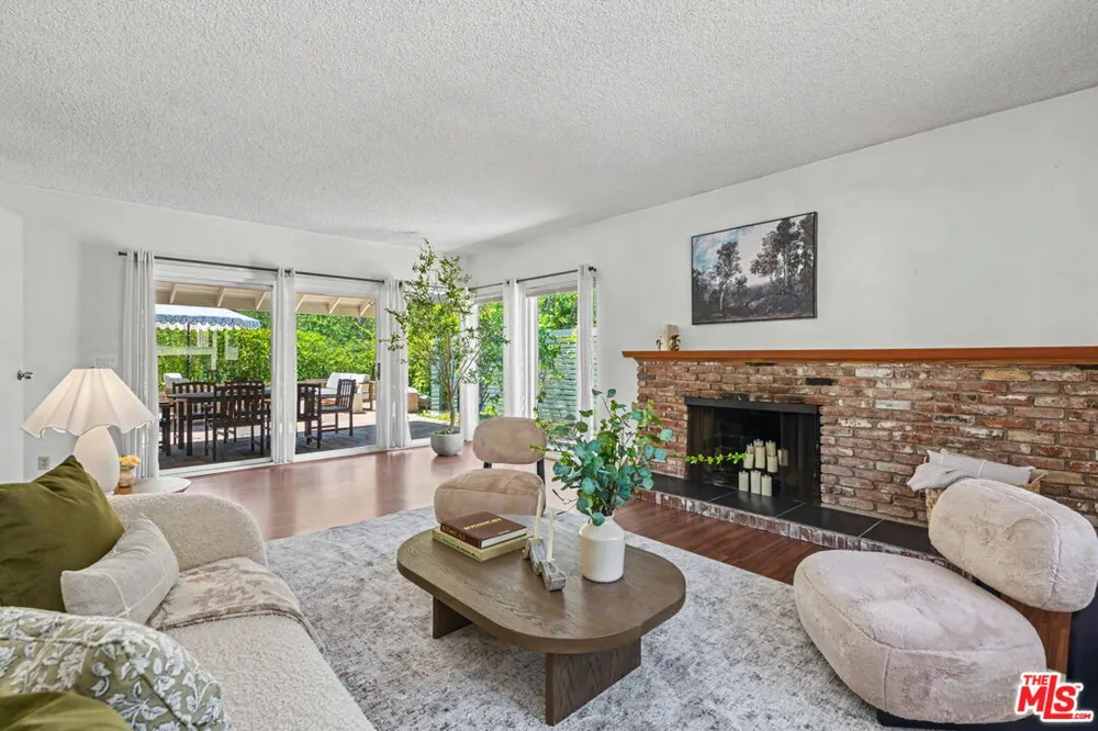 7554 Devista Drive Los Angeles, CA 90046