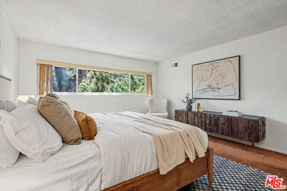 7554 Devista Drive Los Angeles, CA 90046