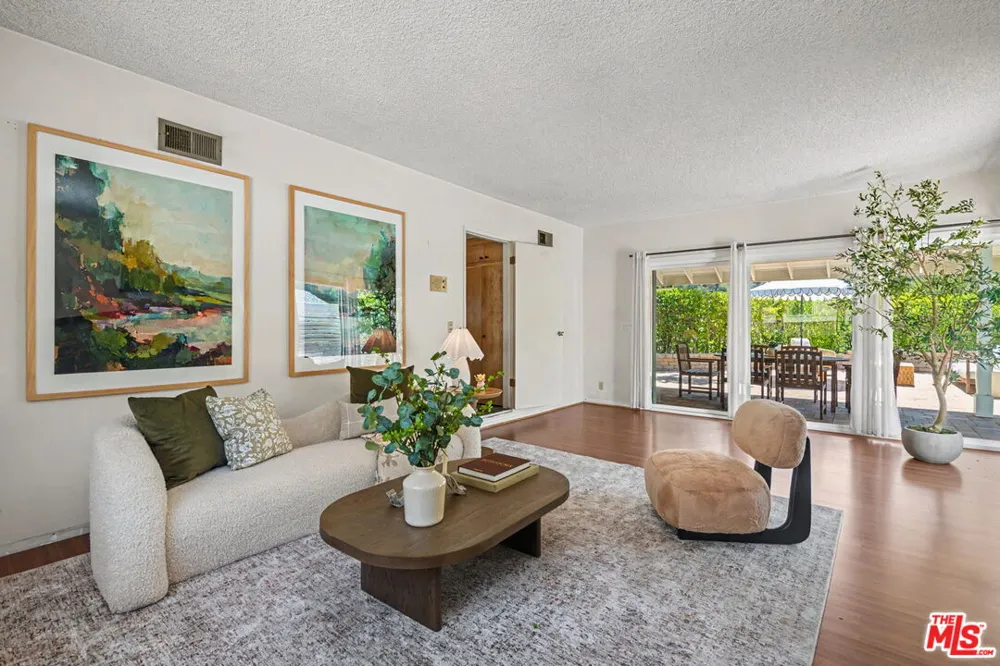 7554 Devista Drive Los Angeles, CA 90046