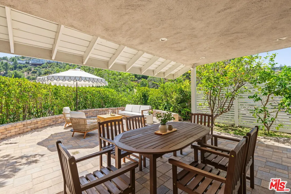7554 Devista Drive Los Angeles, CA 90046