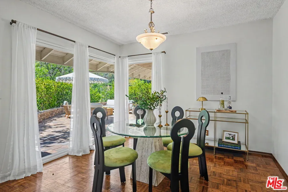7554 Devista Drive Los Angeles, CA 90046