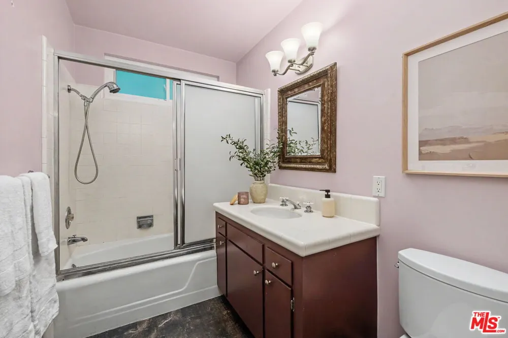 7554 Devista Drive Los Angeles, CA 90046