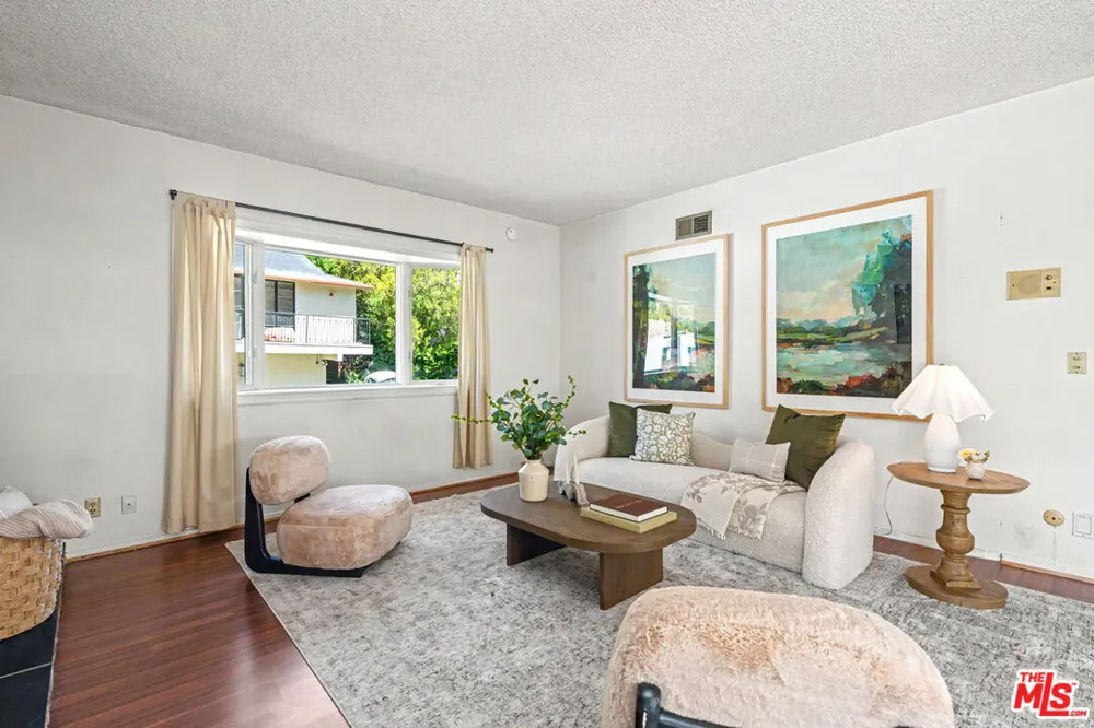 7554 Devista Drive Los Angeles, CA 90046