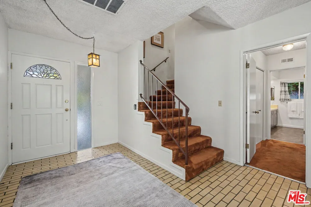 7554 Devista Drive Los Angeles, CA 90046