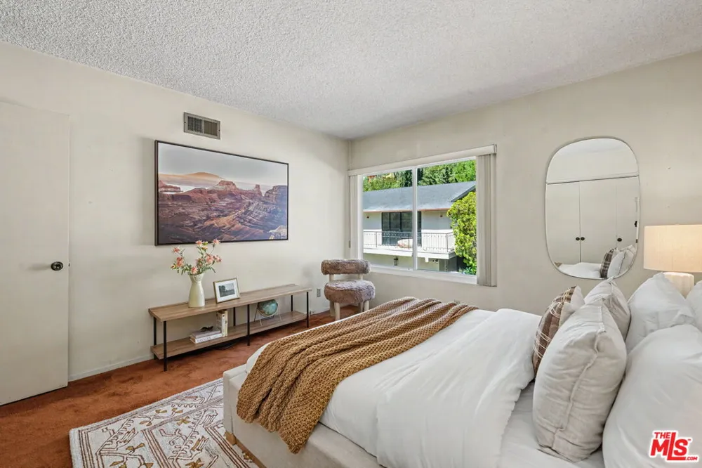 7554 Devista Drive Los Angeles, CA 90046