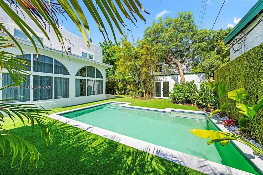 178 NE 45th St Miami, FL 33137