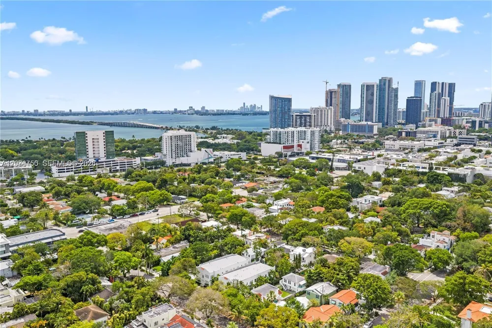 178 NE 45th St Miami, FL 33137