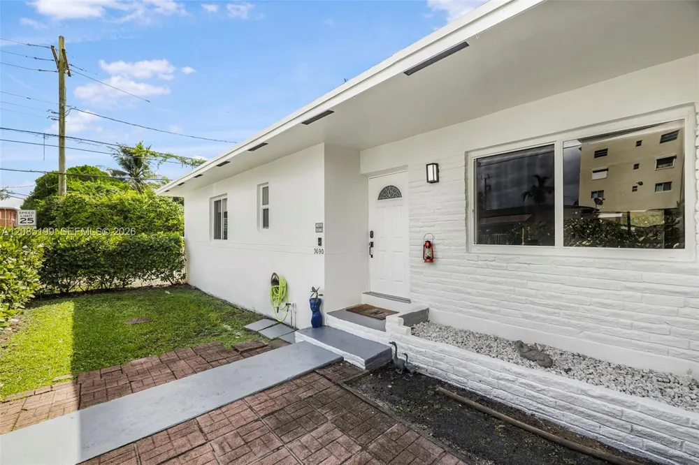 3690 SW 9th Ter Miami, FL 33135