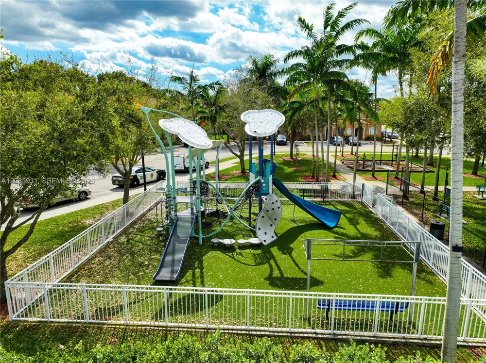1040 SE 24th Ave Homestead, FL 33035