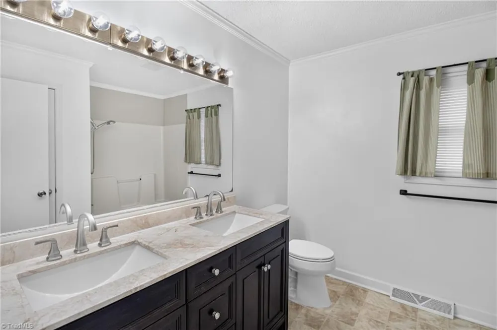 609 Robin Lane Archdale, NC 27376