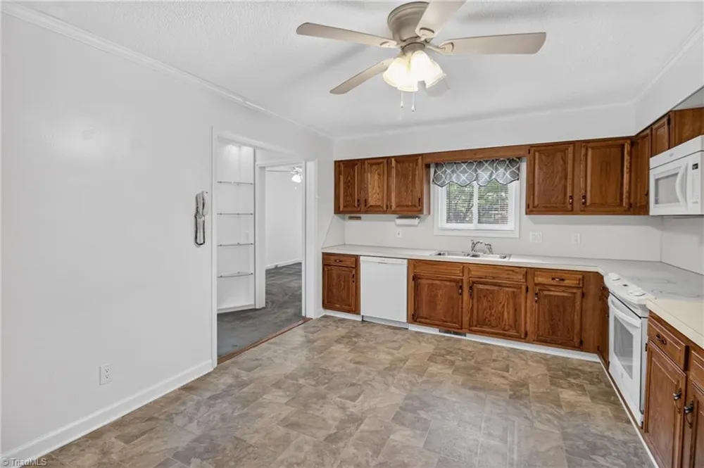 609 Robin Lane Archdale, NC 27376