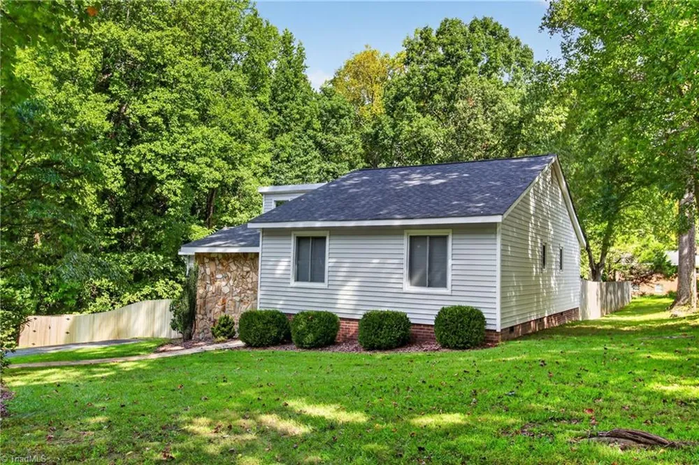 609 Robin Lane Archdale, NC 27376