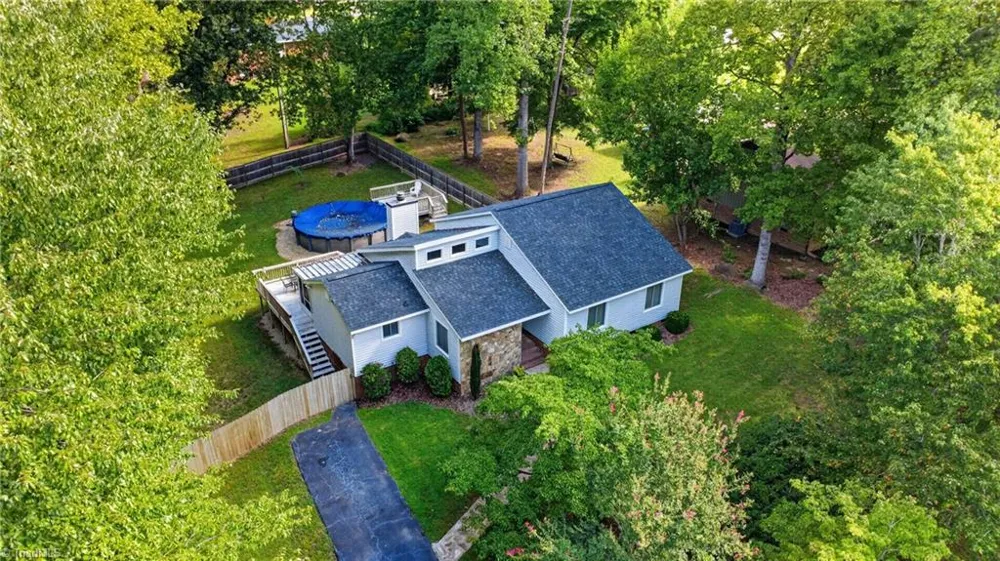 609 Robin Lane Archdale, NC 27376