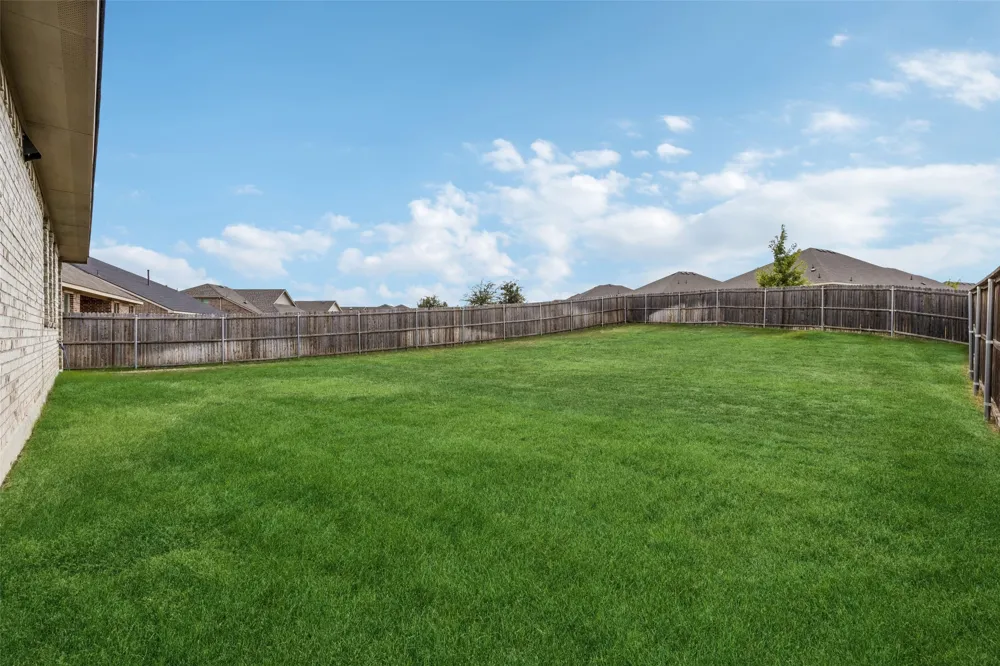 2000 Angus Drive Little Elm, TX 75068