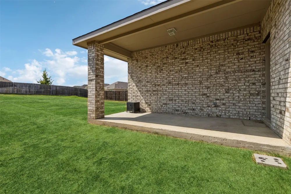 2000 Angus Drive Little Elm, TX 75068