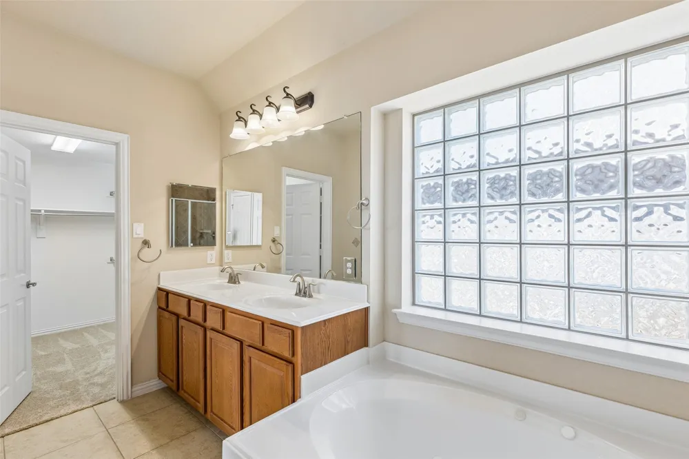 4313 Kestrel Way Carrollton, TX 75010