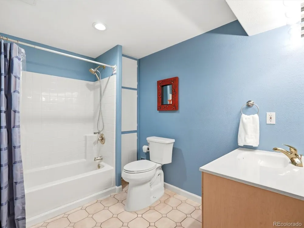 8664 Canongate Lane Highlands Ranch, CO 80130