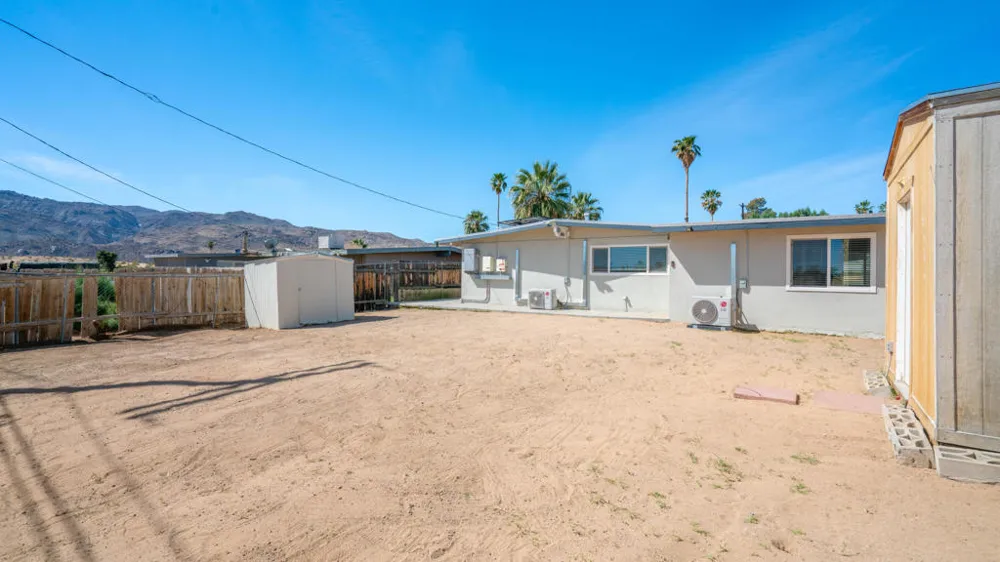 6069 Baileya Avenue 29 Palms, CA 92277