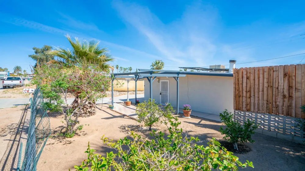 6069 Baileya Avenue 29 Palms, CA 92277