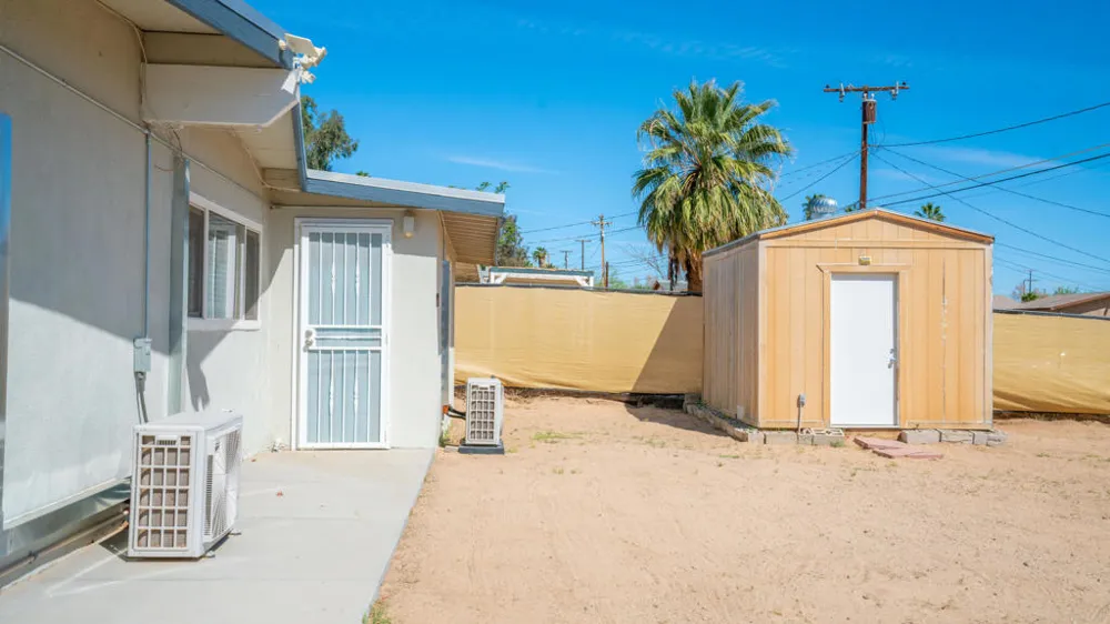6069 Baileya Avenue 29 Palms, CA 92277
